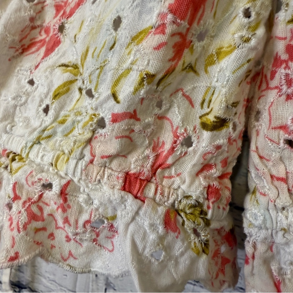 American Eagle Outfitters White Eyelet Crop Top with Pink Floral Print - Picture 8 of 8